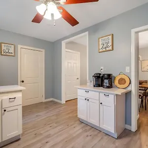 New Cheerful Renovated - 5 Min To Downtown! Savannah