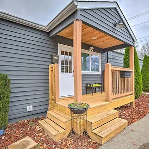  Holiday home Luxe Lyndon Less Than 11 Mi To Dtwn Louisville! United States