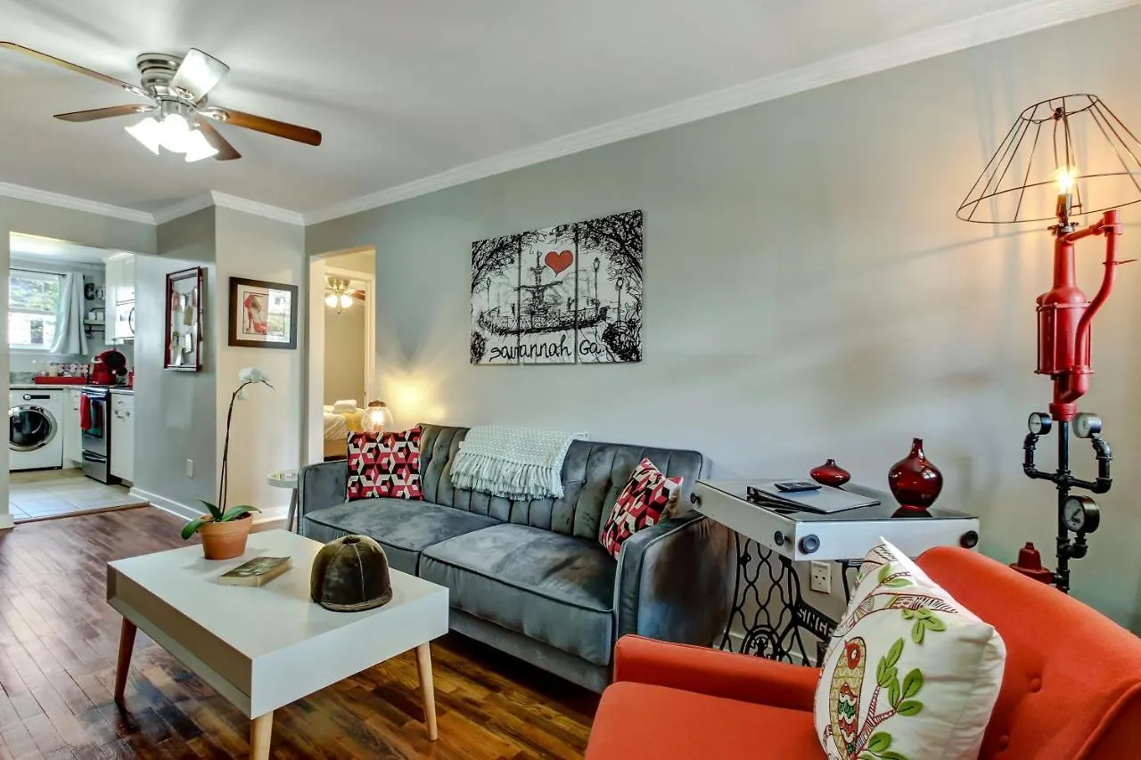 Vibrant, Colorful Condo Building With Backyard Firepit And Games Σαβάνα Ηνωμένες Πολιτείες της Αμερικής