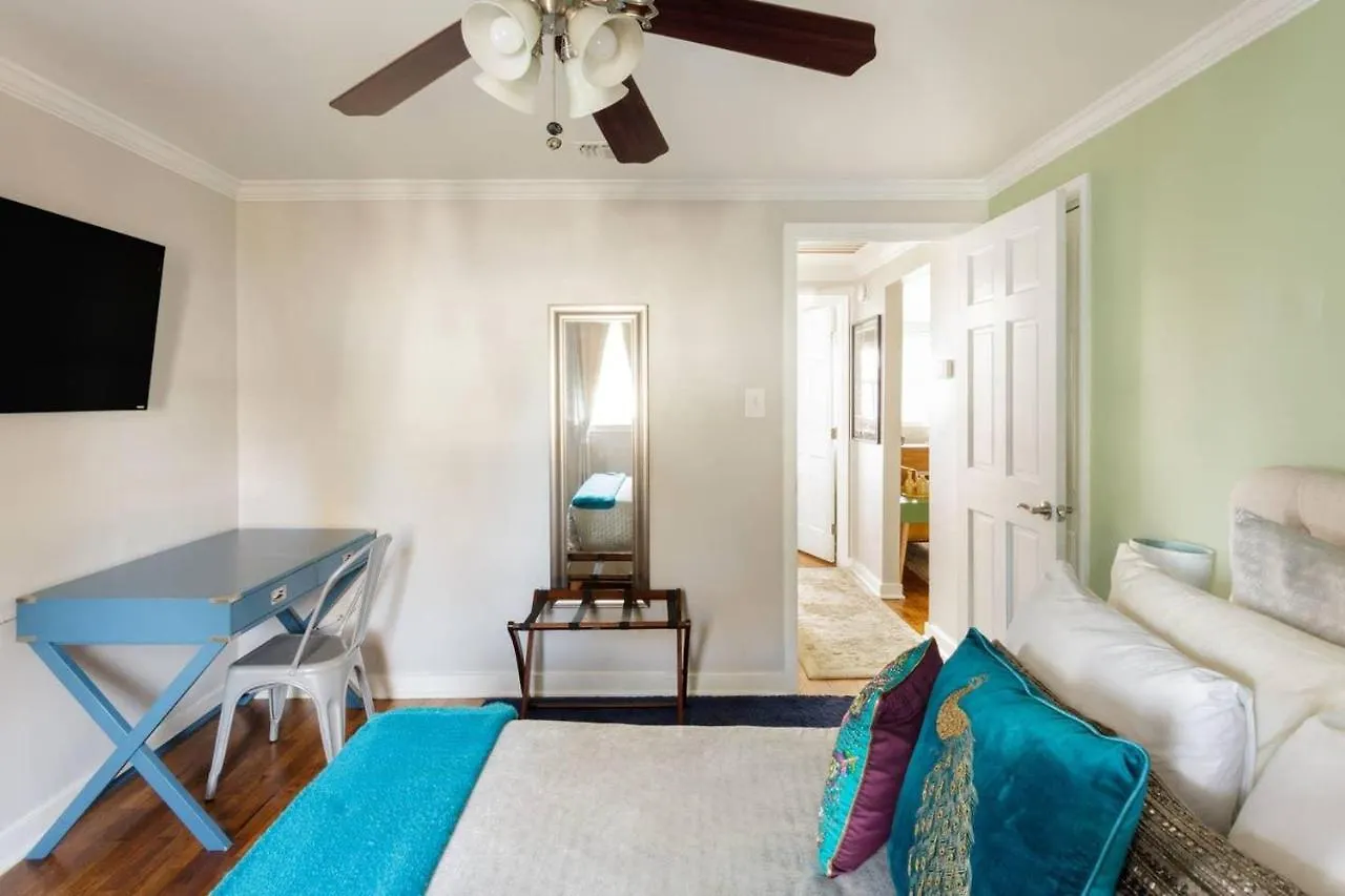 Διαμέρισμα Vibrant, Colorful Condo Building With Backyard Firepit And Games Σαβάνα