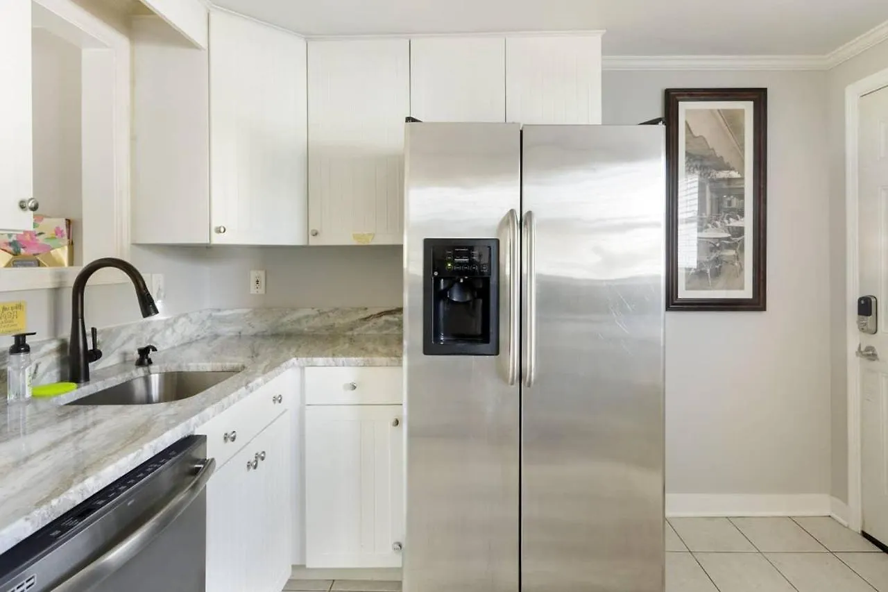 Vibrant, Colorful Condo Building With Backyard Firepit And Games Σαβάνα 0*,  Ηνωμένες Πολιτείες της Αμερικής